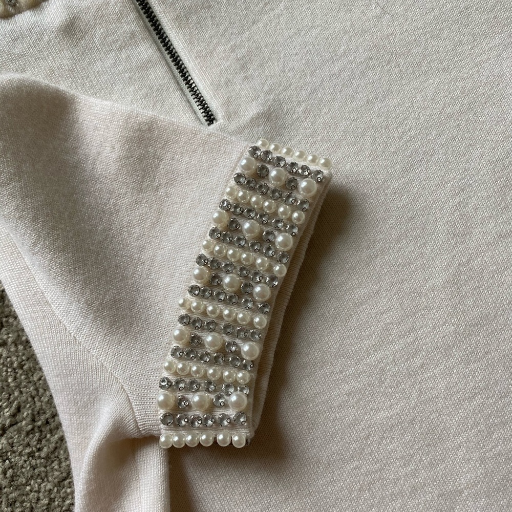 Alice + Olivia Ciara Mock Neck Embellished Crop - Picture 7 of 10